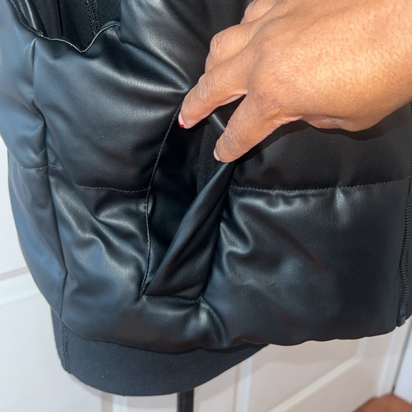 Zara puffer faux vest women’s - Picture 3 of 8